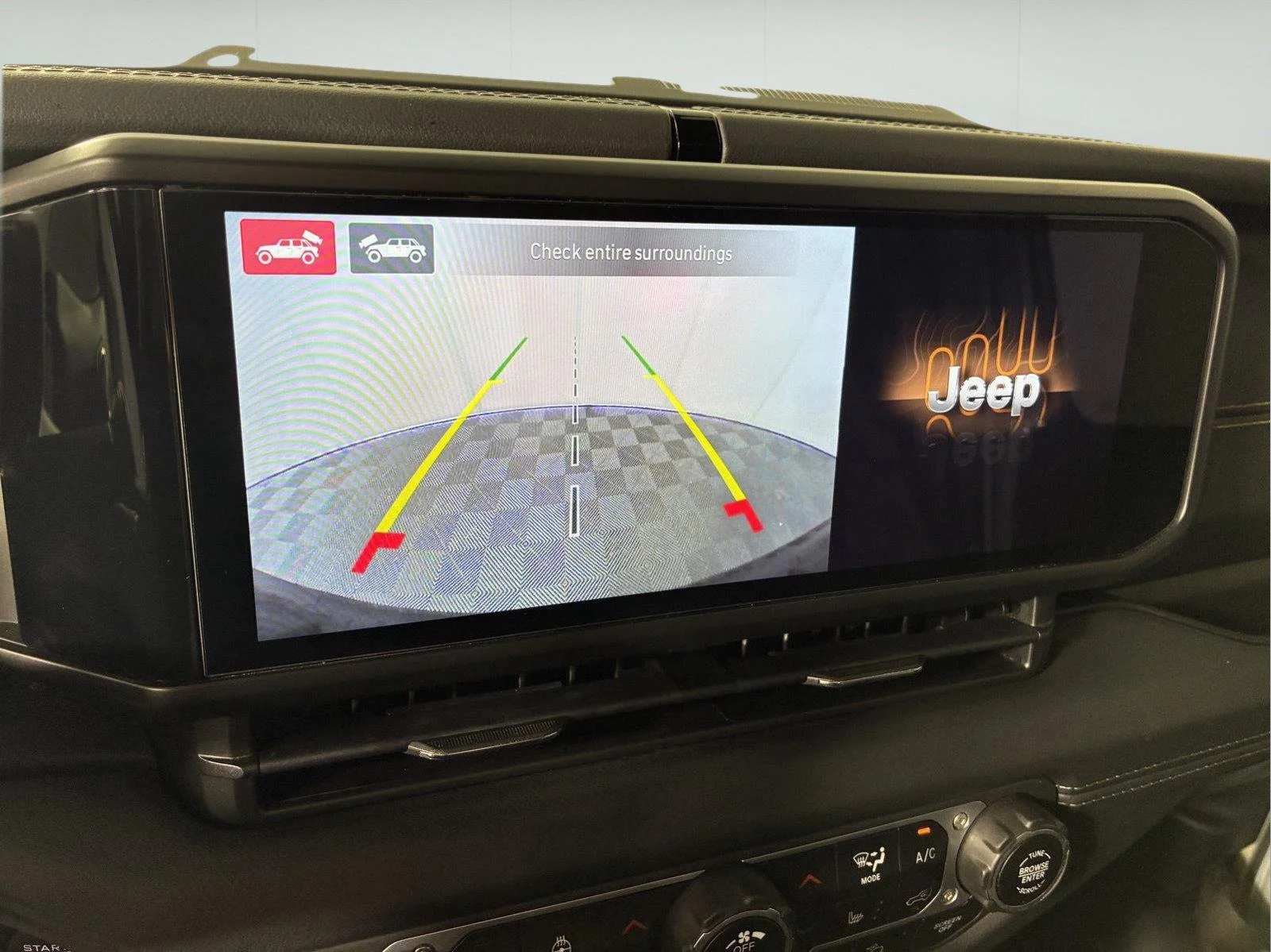 Used 2024 Earl Clearcoat Jeep Sahara image 11
