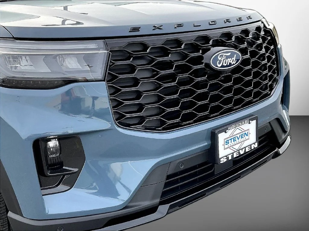 New 2027 Vapor Blue Metallic Ford ST-Line image 41