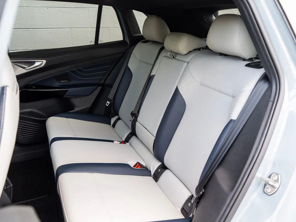 New 2026 Arctic Blue Metallic W/ Black Roof Volkswagen Pro S Plus image 9