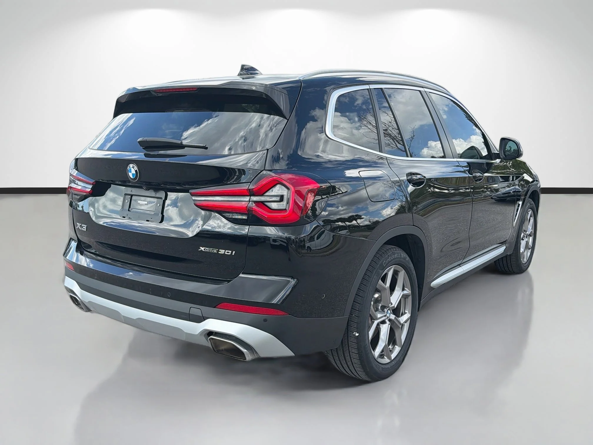 Used 2023 Jet Black BMW xDrive30i image 3