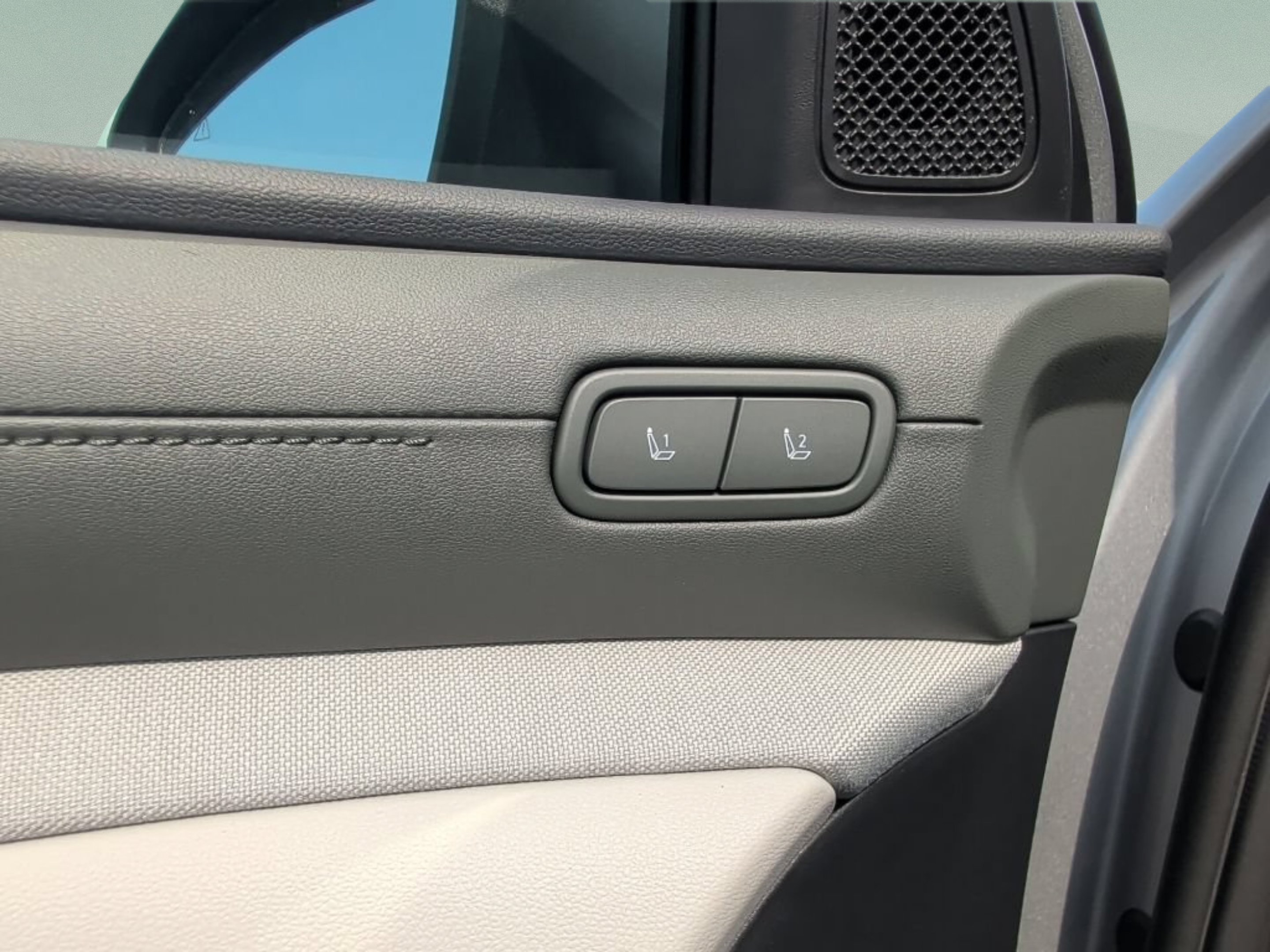 New 2026 Shimmering Silver Hyundai Limited image 16