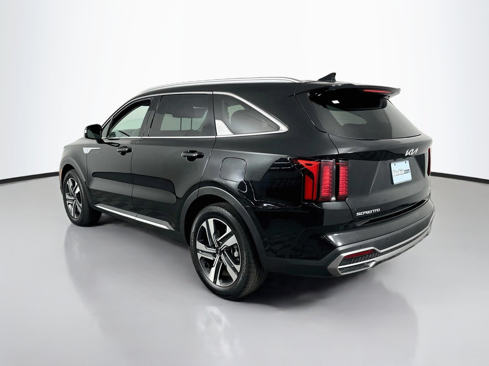Used 2023 Aurora Black Kia EX image 5