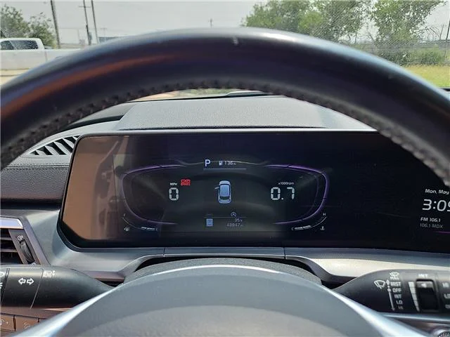 Used 2023 Glacial White Pearl KIA S Front-Wheel Drive image 15