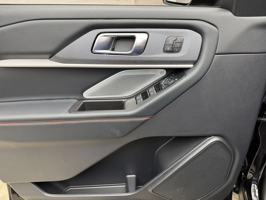 New 2026 Agate Black Metallic Ford ST image 11