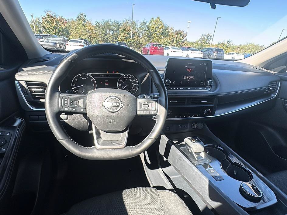 Used 2025 Super Black Nissan SV image 29