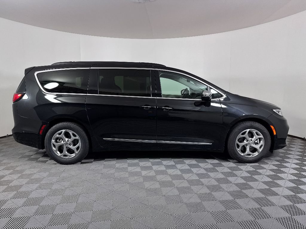 2023 Chrysler Pacifica Limited - Photo 13