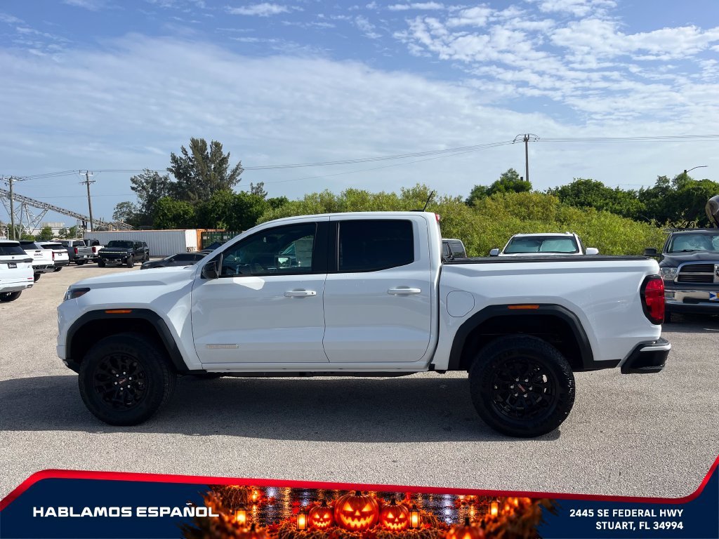 New 2026 Summit White GMC Elevation image 4