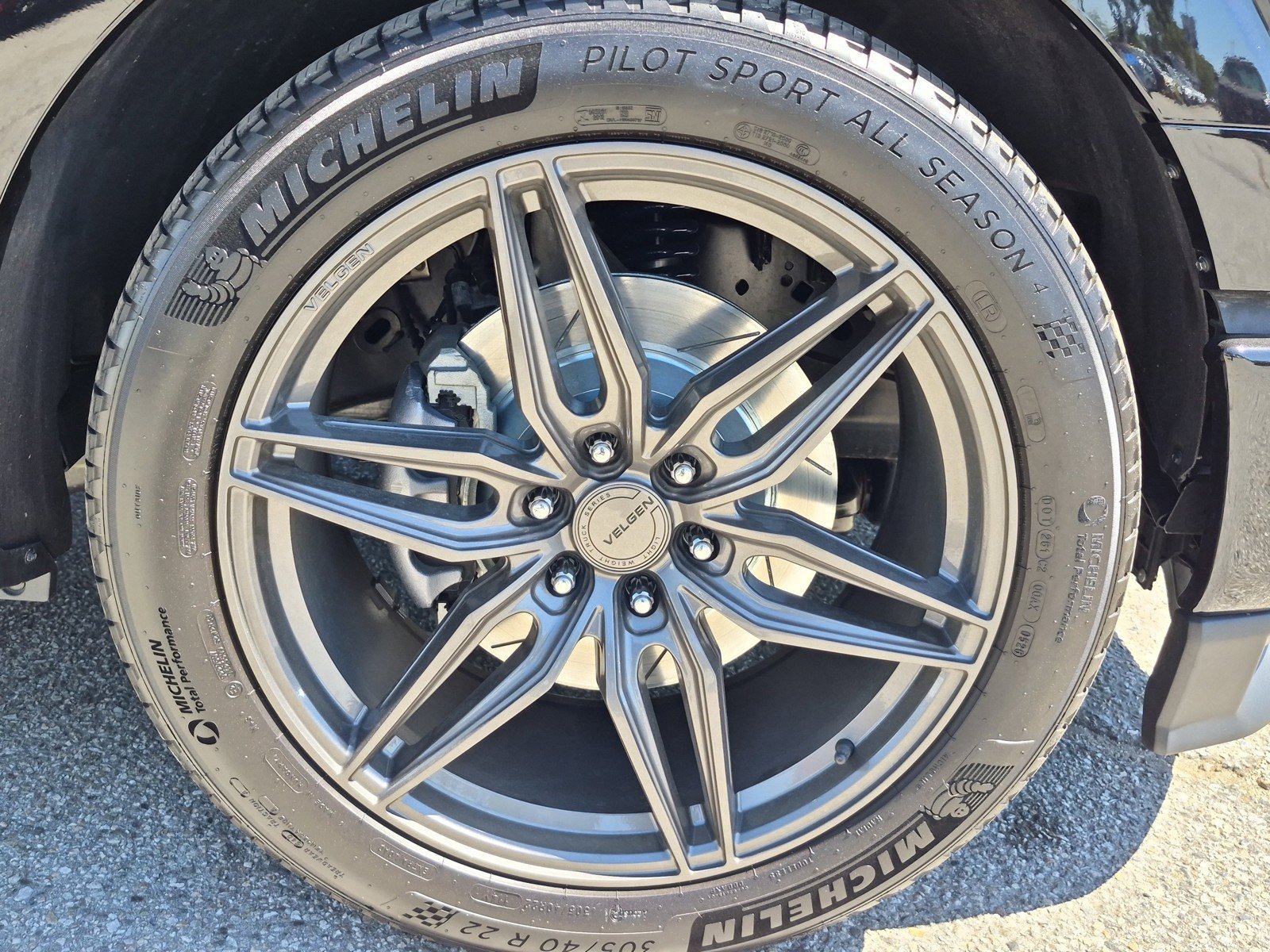 New 2026 Agate Black Metallic Ford XLT image 12
