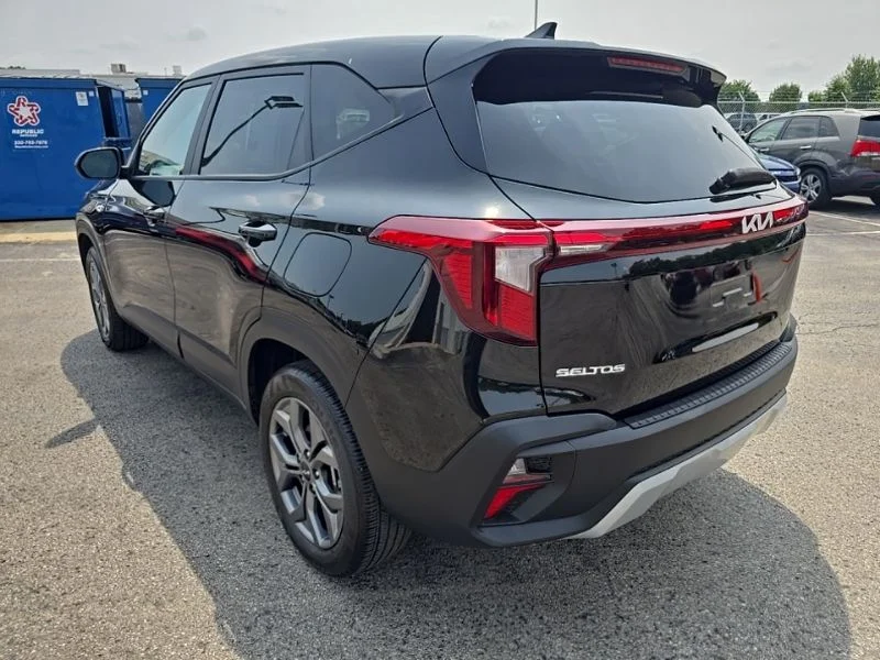 Used 2024 Black Kia LX image 6