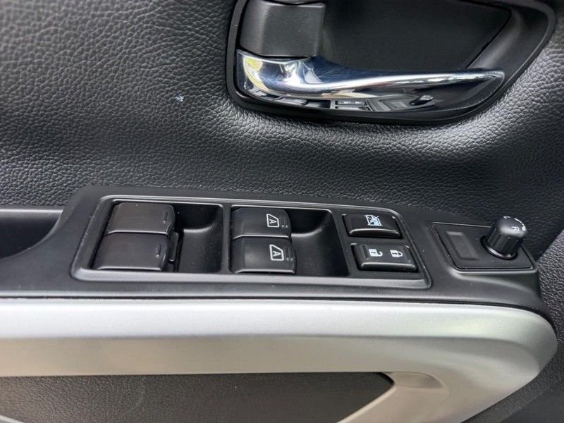 2023 Nissan Titan SV - Photo 15