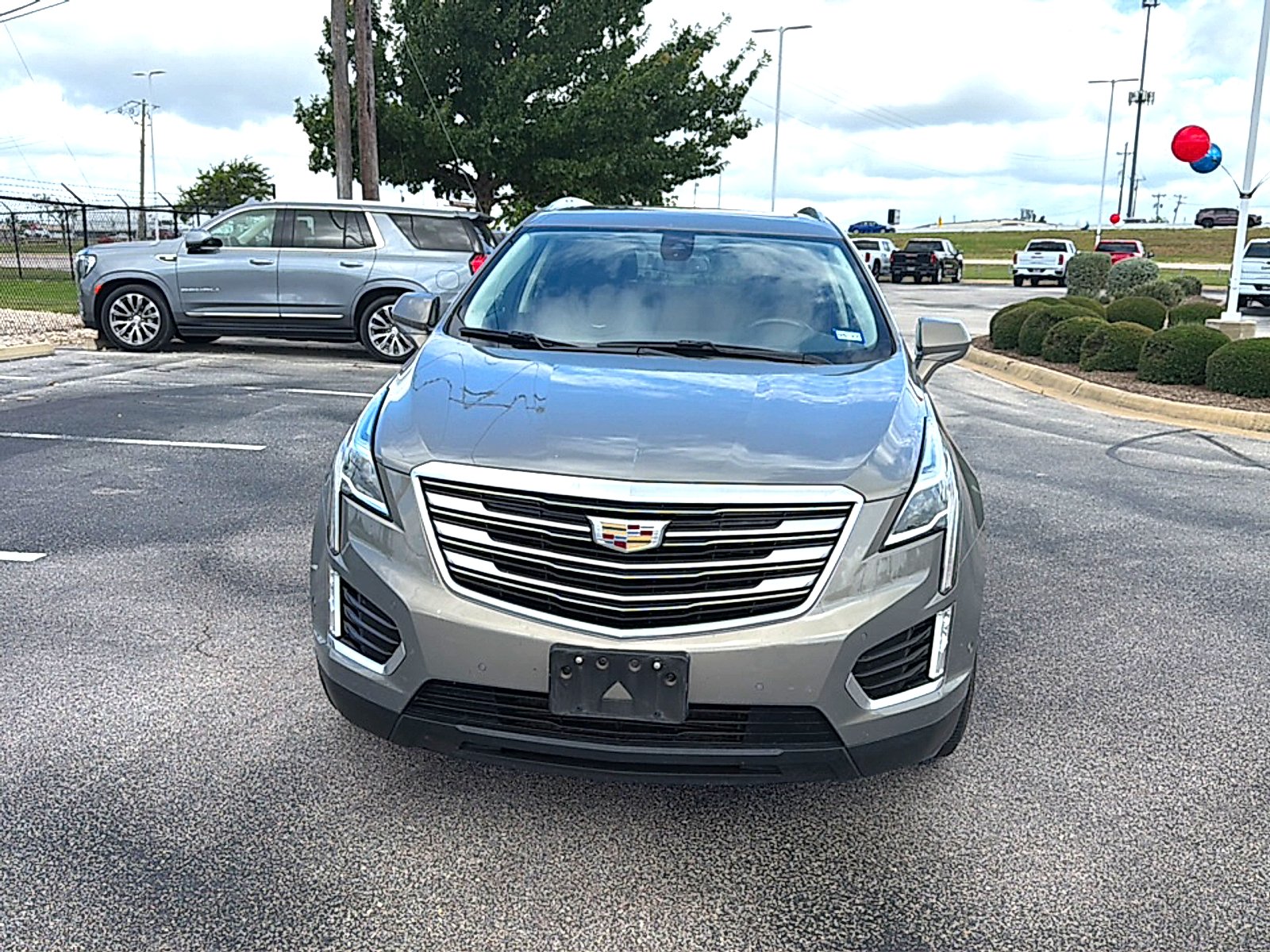 Used 2019 BRONZE DUNE METALLIC Cadillac Premium Luxury FWD image 2