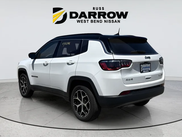 Used 2024 White Jeep Limited image 3