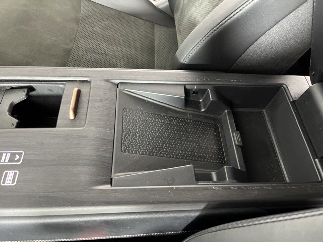 Used 2023 Deep Ocean Blue Pearl/Black Diamond Pearl Nissan ENGAGE image 26