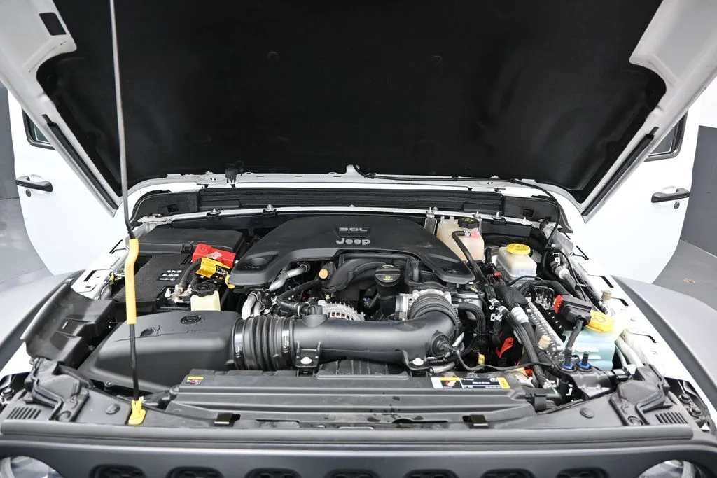 Used 2021 White Jeep Unlimited Rubicon image 11