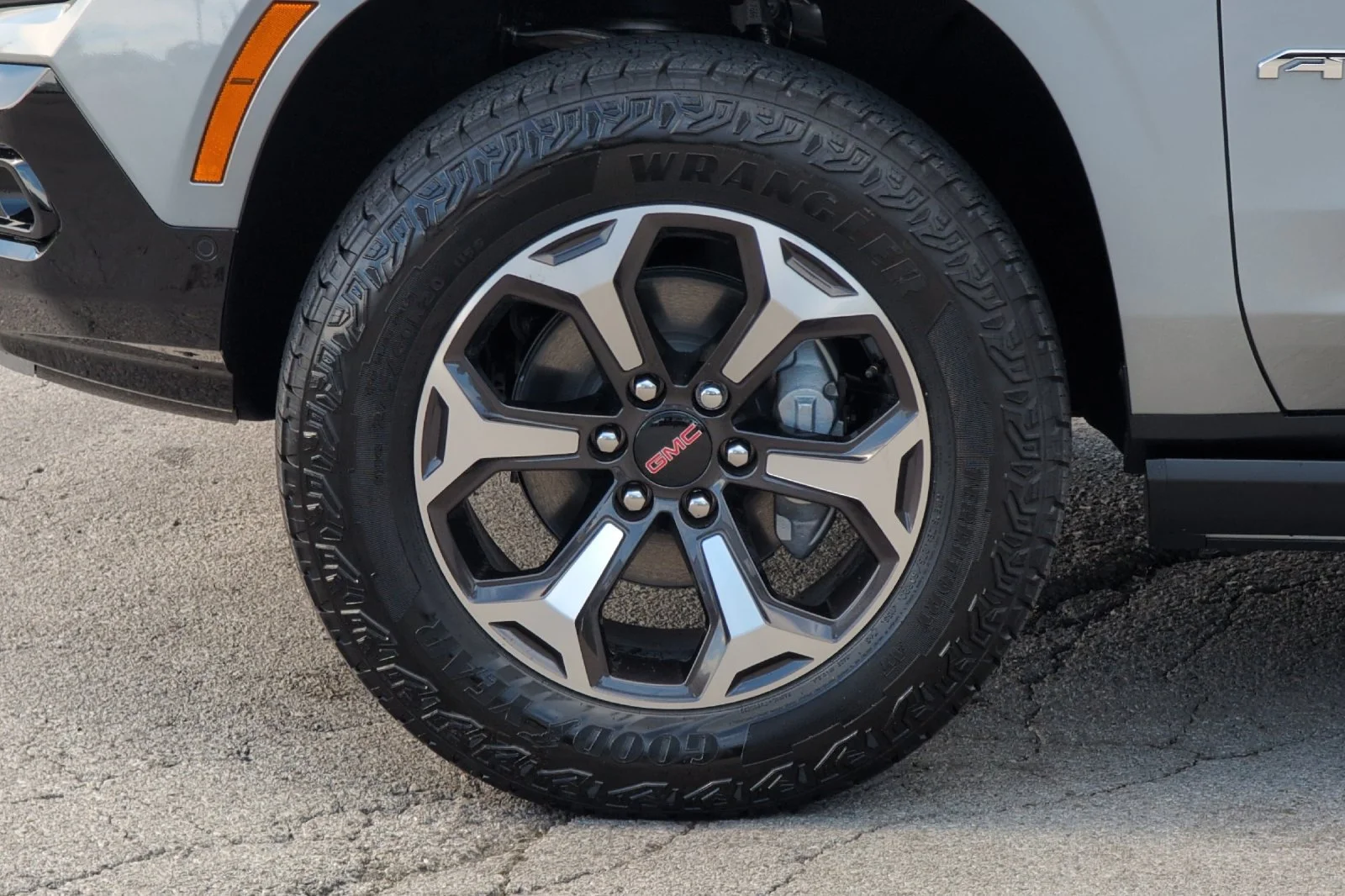 New 2026 Sterling Metallic GMC AT4 Ultimate image 29