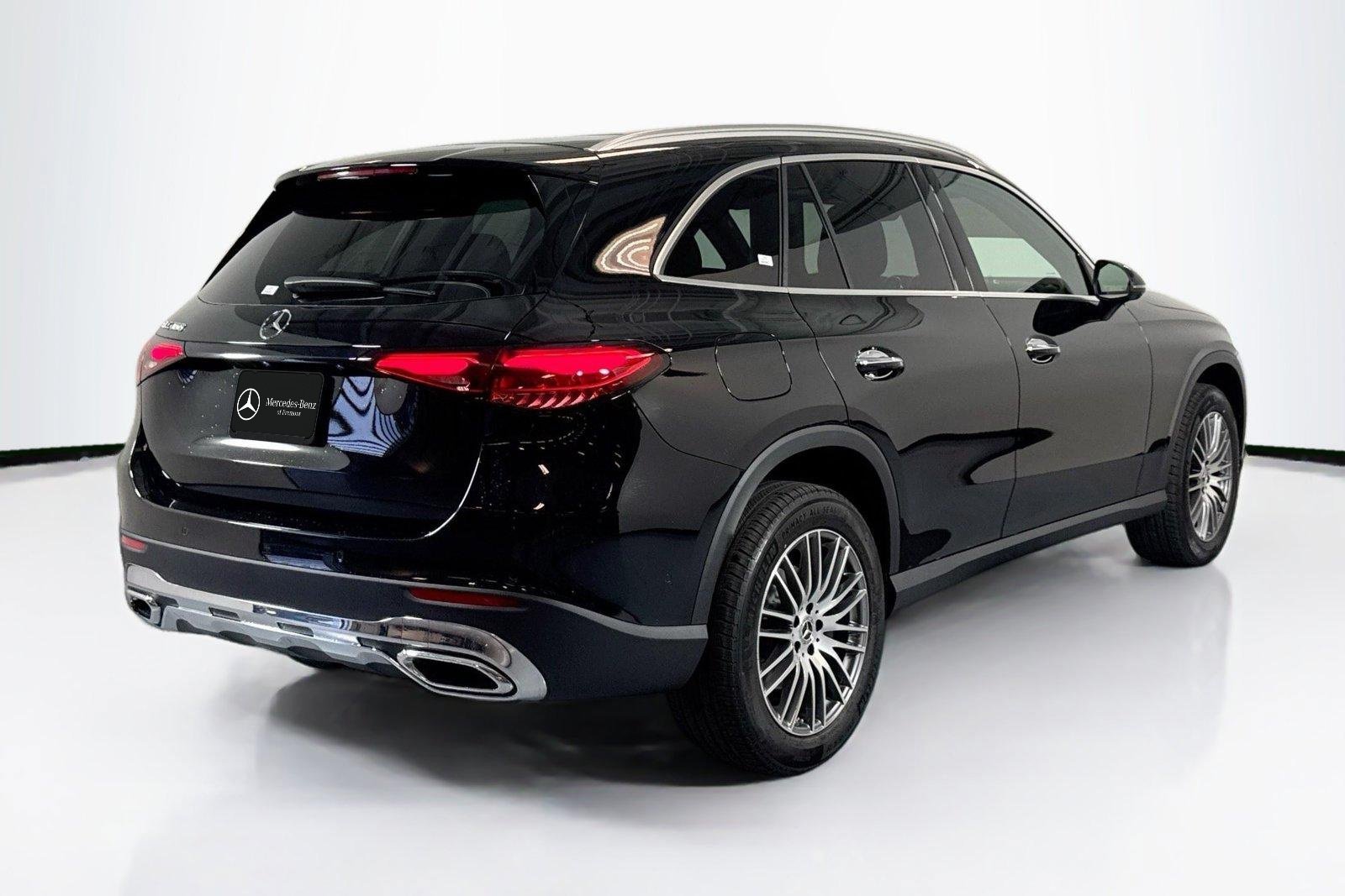 New 2026 Black Mercedes-Benz GLC 300 image 5