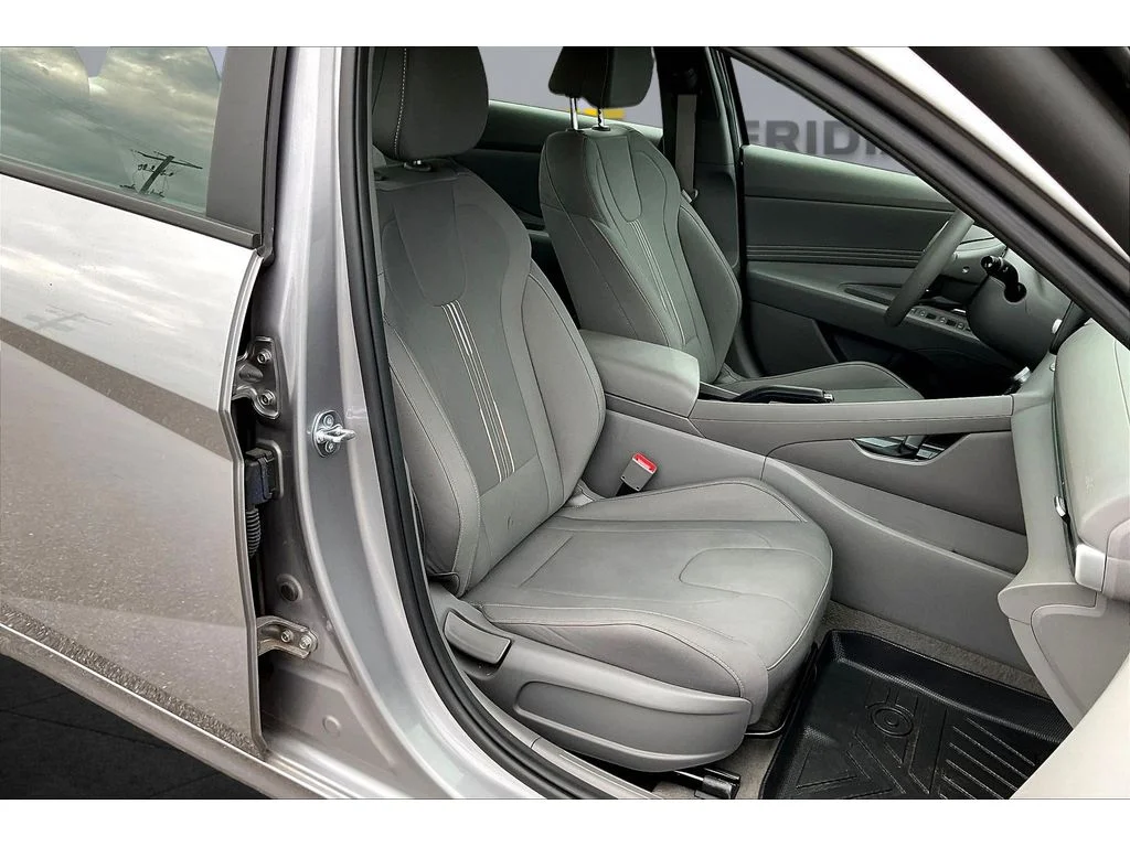 Used 2026 Gray Hyundai SEL Sport image 6