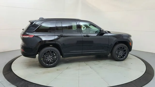New 2026 Diamond Black Crystal Pearl-Coat Exterior Paint Jeep Summit image 11