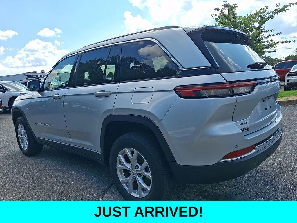 Certified Used 2023 Silver Jeep Limited image 4