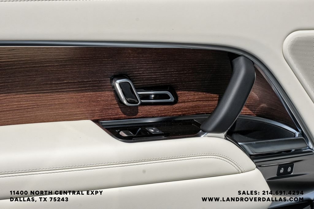 New 2027 Fuji White Land Rover SE image 47