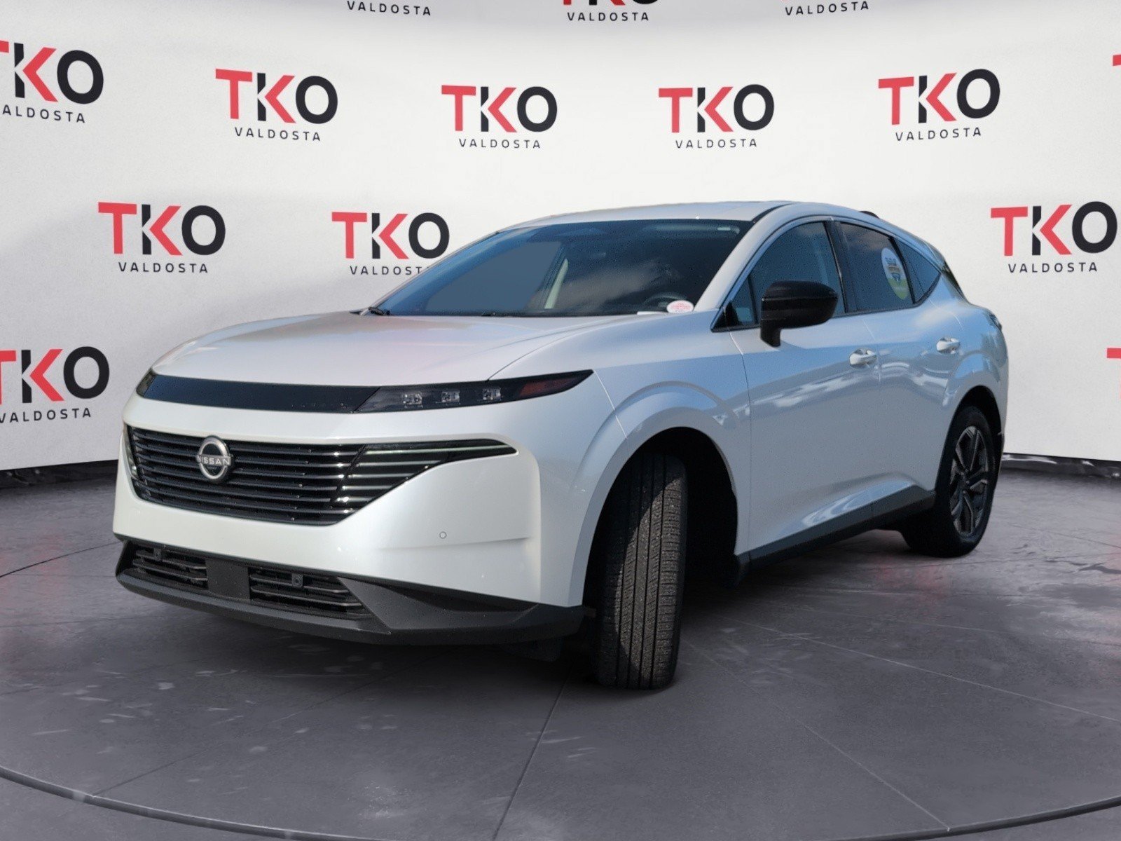 Used 2025 Everest White Pearl Tricoat Nissan SV image 11