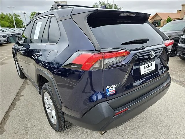 Used 2020 Blueprint Toyota XLE Front-wheel Drive image 3