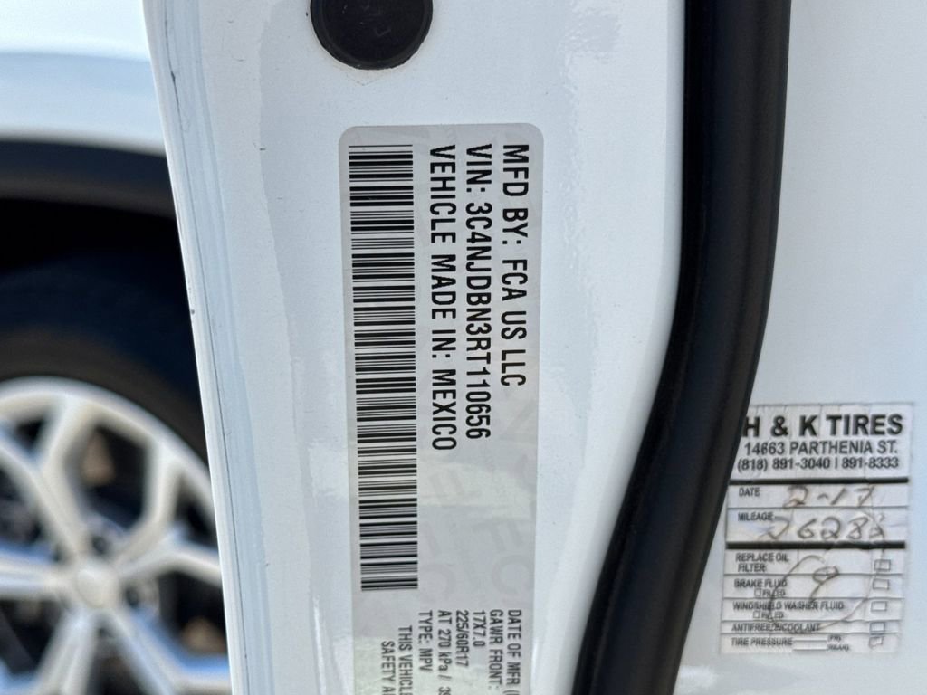 Used 2024 White Jeep Latitude image 34