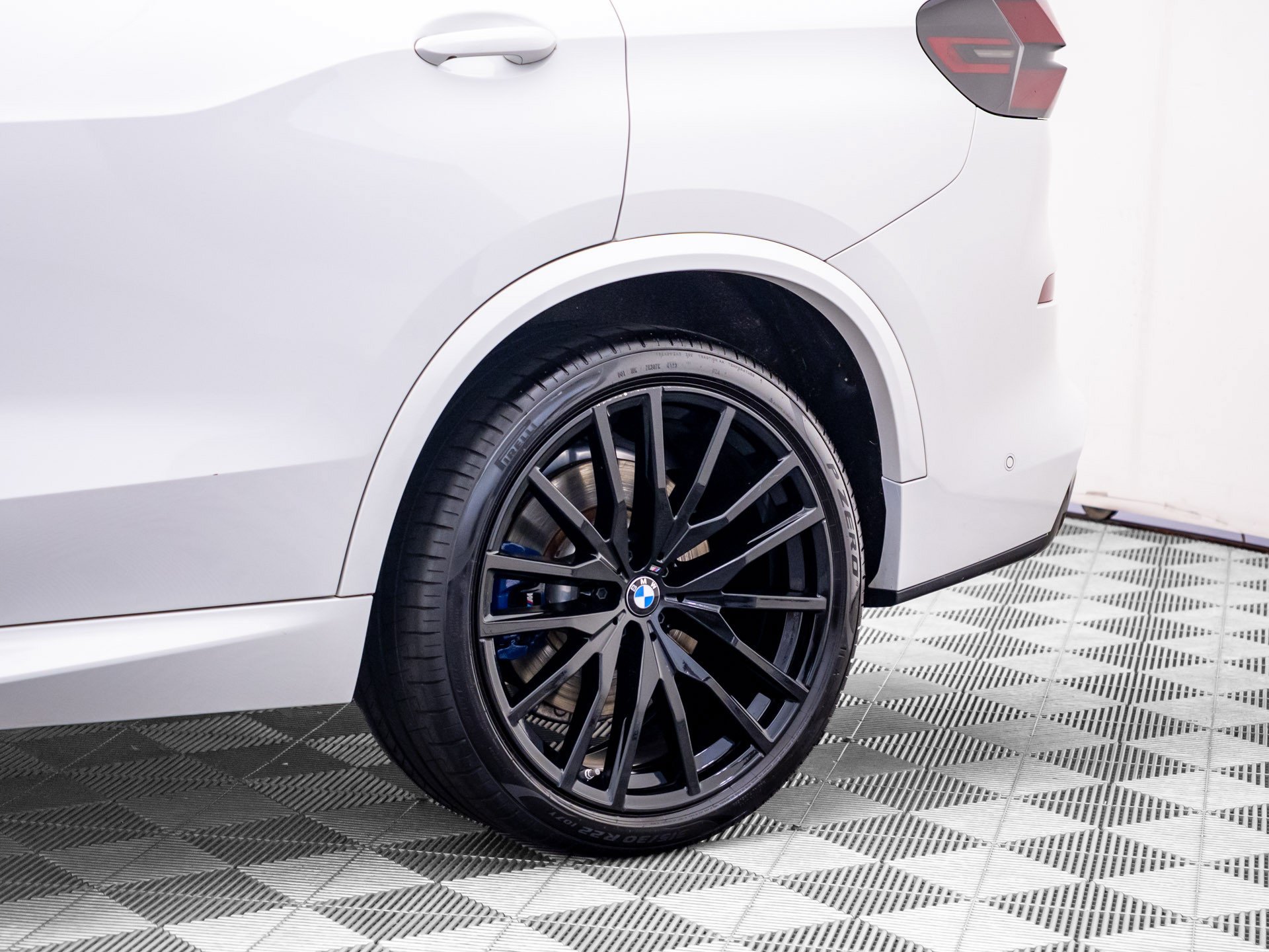 Certified Used 2024 Alpine White BMW M60i image 36