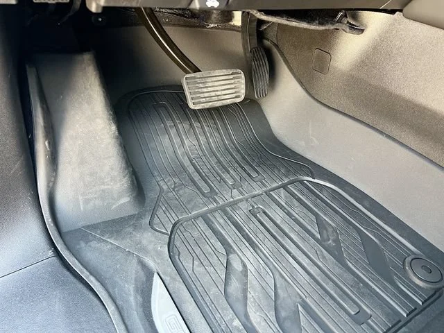 New 2026 Summit White GMC Elevation image 14