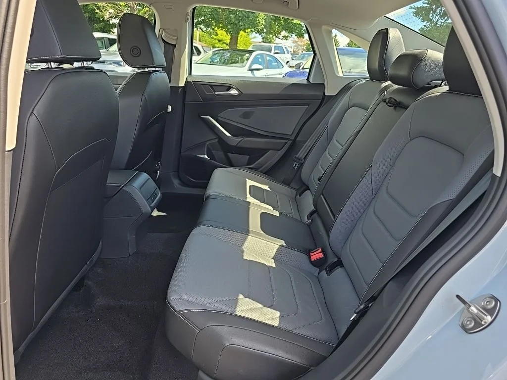 2025 Volkswagen Jetta SEL - Photo 7