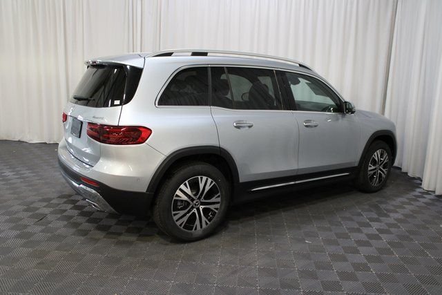 New 2026 Cirrus Silver Metallic Mercedes-Benz GLB 250 image 6