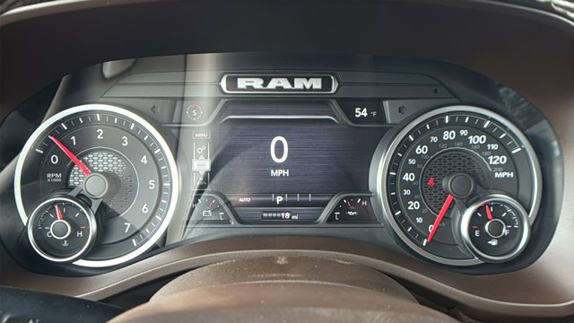 New 2026 Ivory White Tri-Coat Pearl-Coat Exterior Paint RAM Laramie image 33