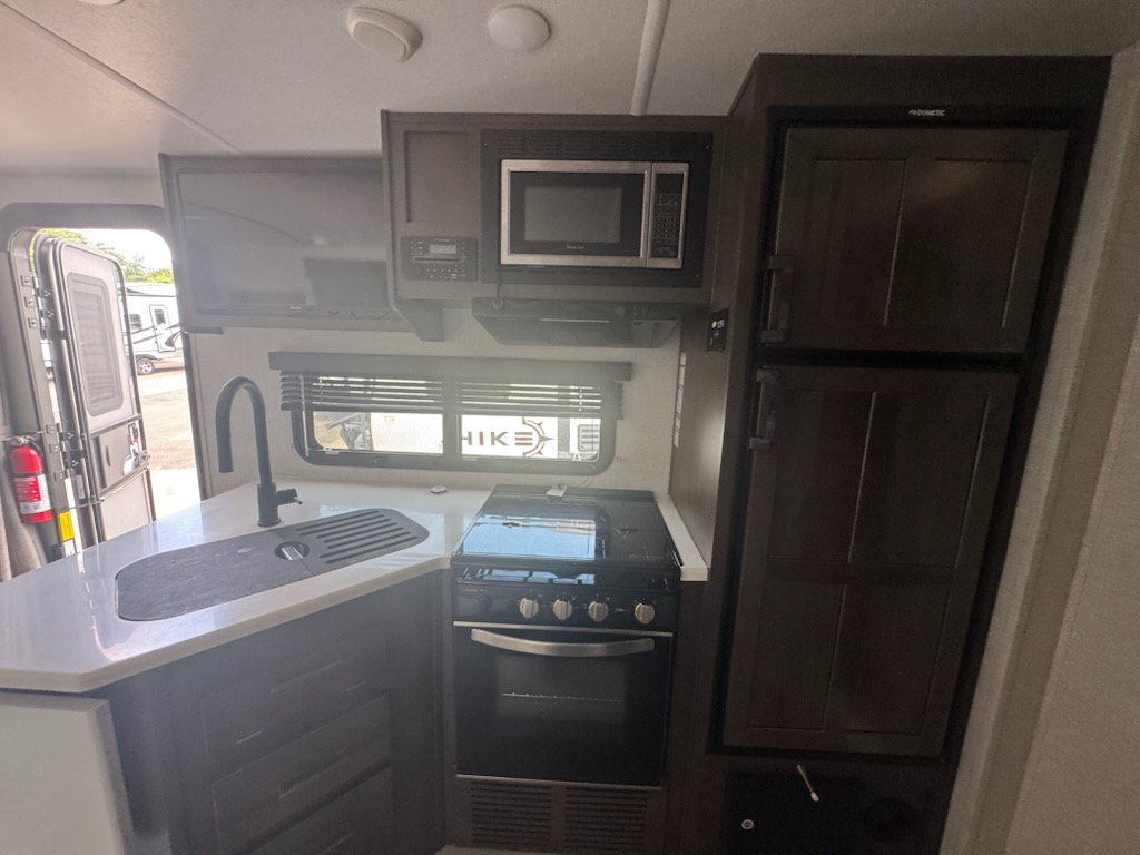 Used 2021  Forestriver 2075S image 5