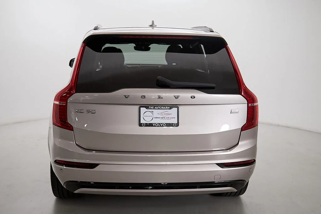Certified Used 2023 Bright Dusk Volvo Plus image 8