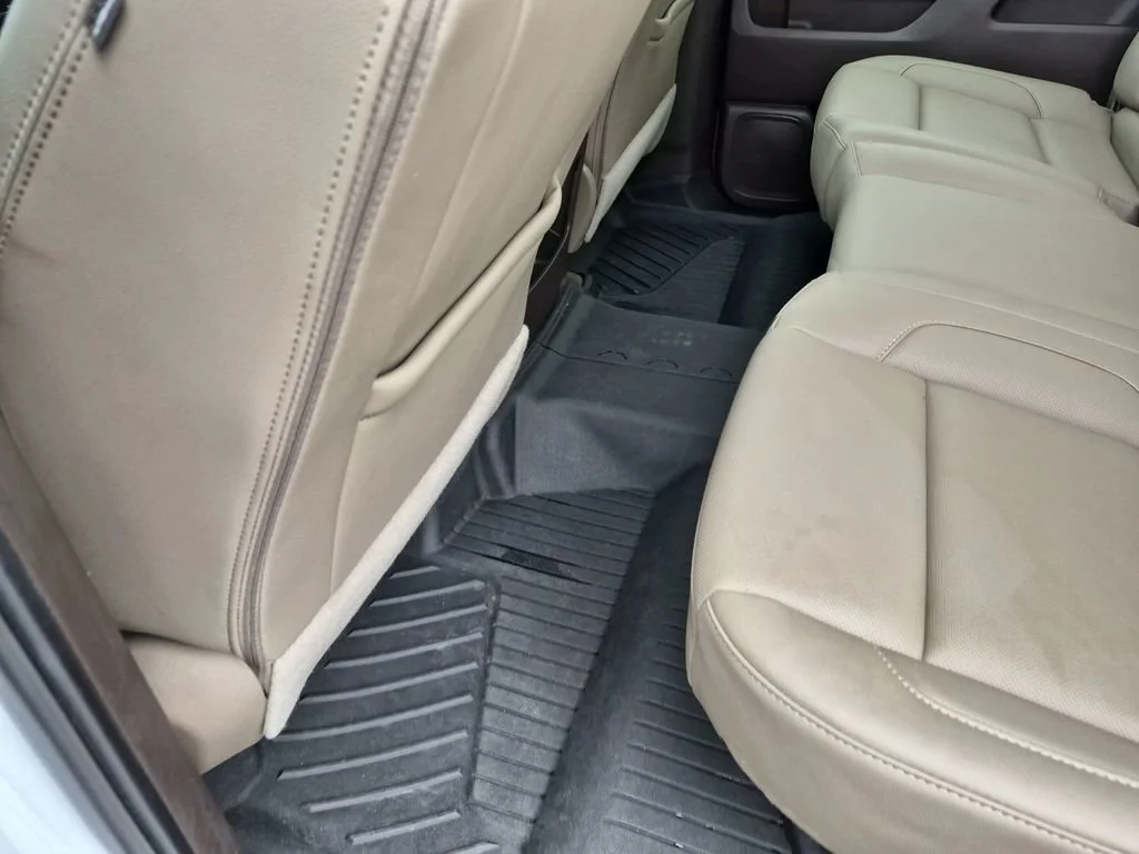 Used 2018 IRIDESCENT PEARL TRICOAT Chevrolet LTZ image 36