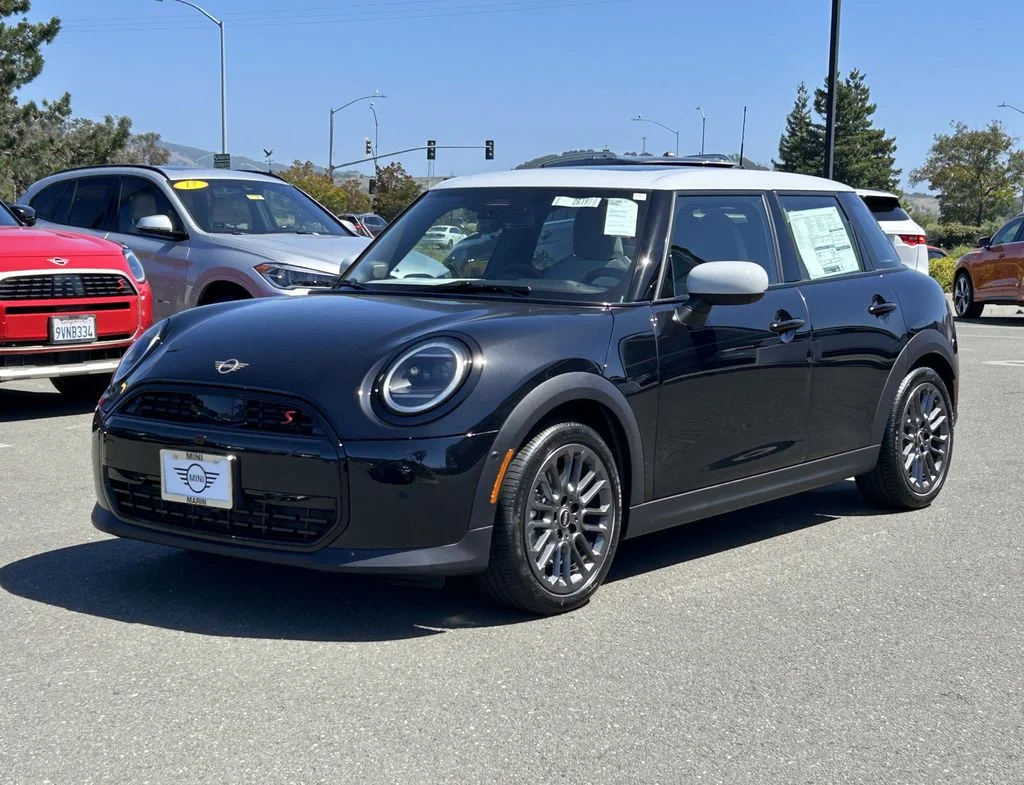 2026 MINI Hardtop Cooper S's photo