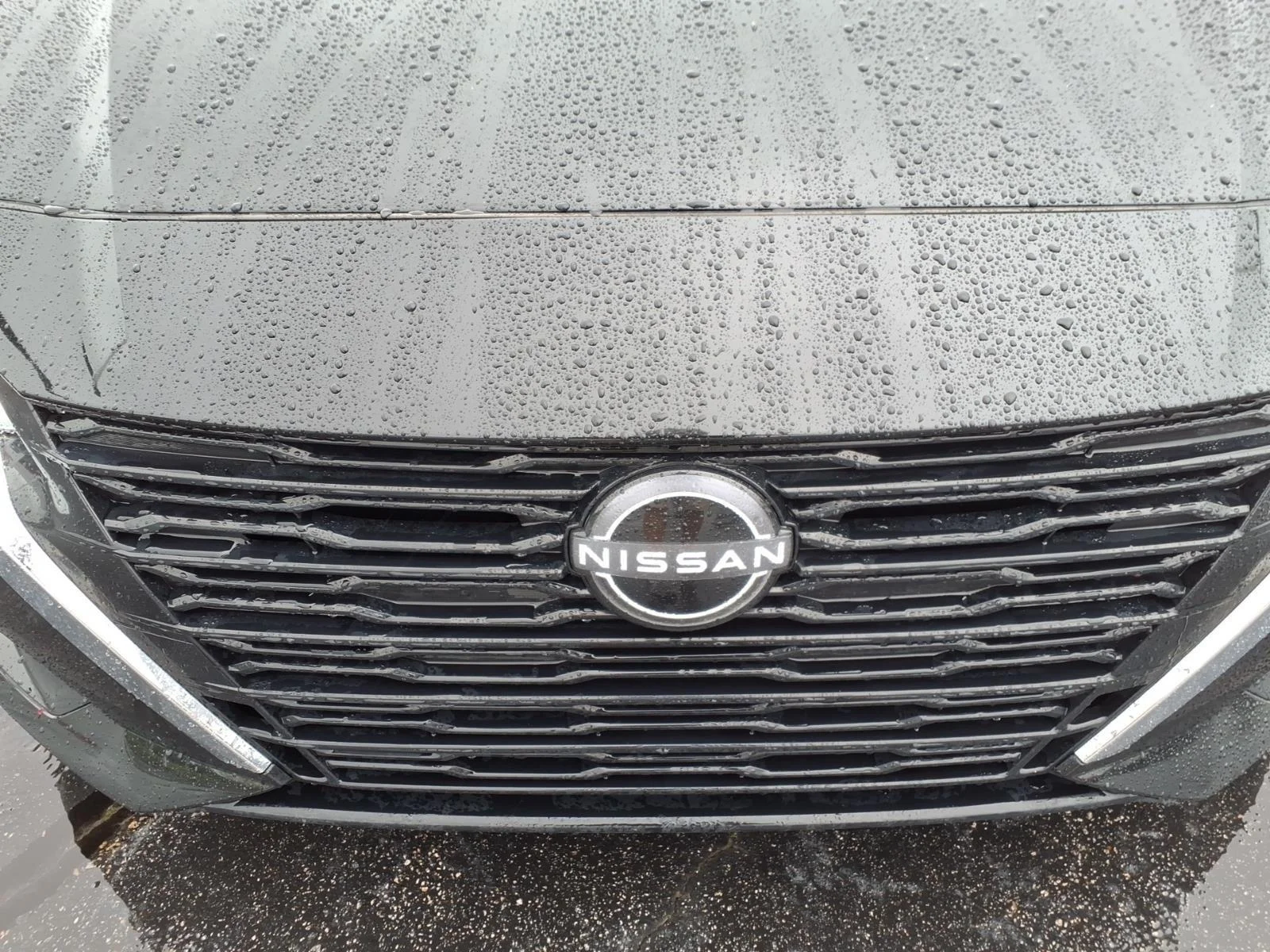 Used 2025 Super Black Nissan SV image 12