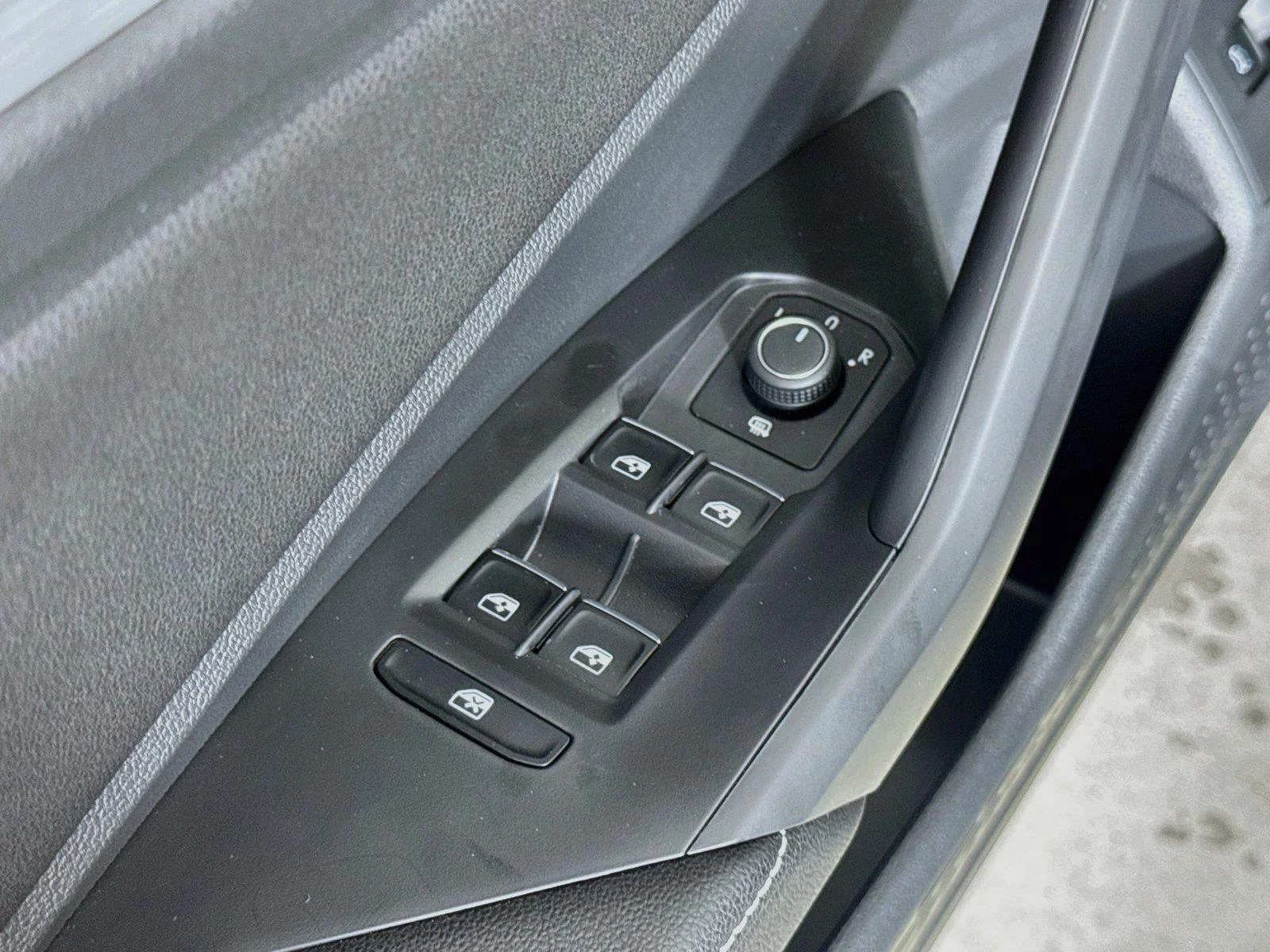 New 2027 Deep Black Pearl Volkswagen Sport image 17