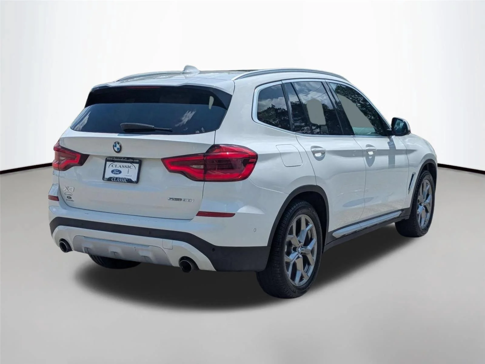 Used 2020 Alpine White BMW sDrive30i image 5