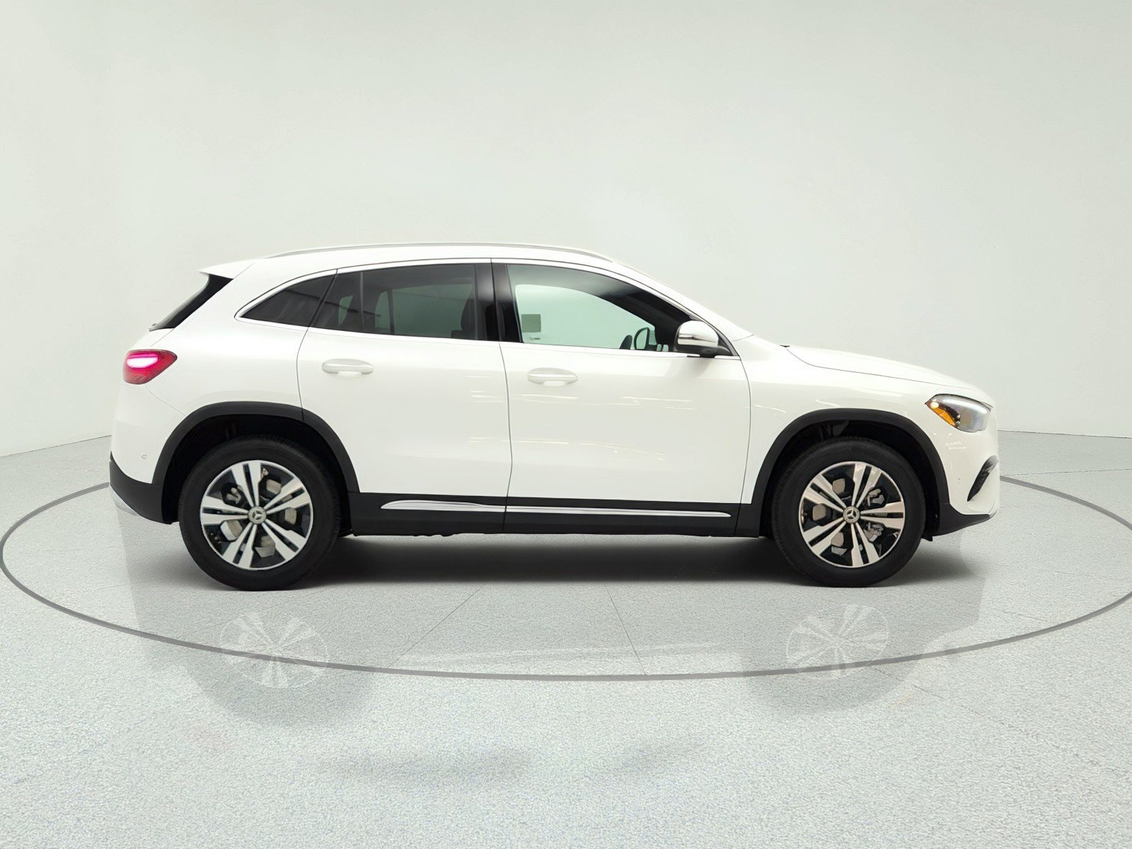 New 2026 Polar White Mercedes-Benz GLA 250 SUV image 19