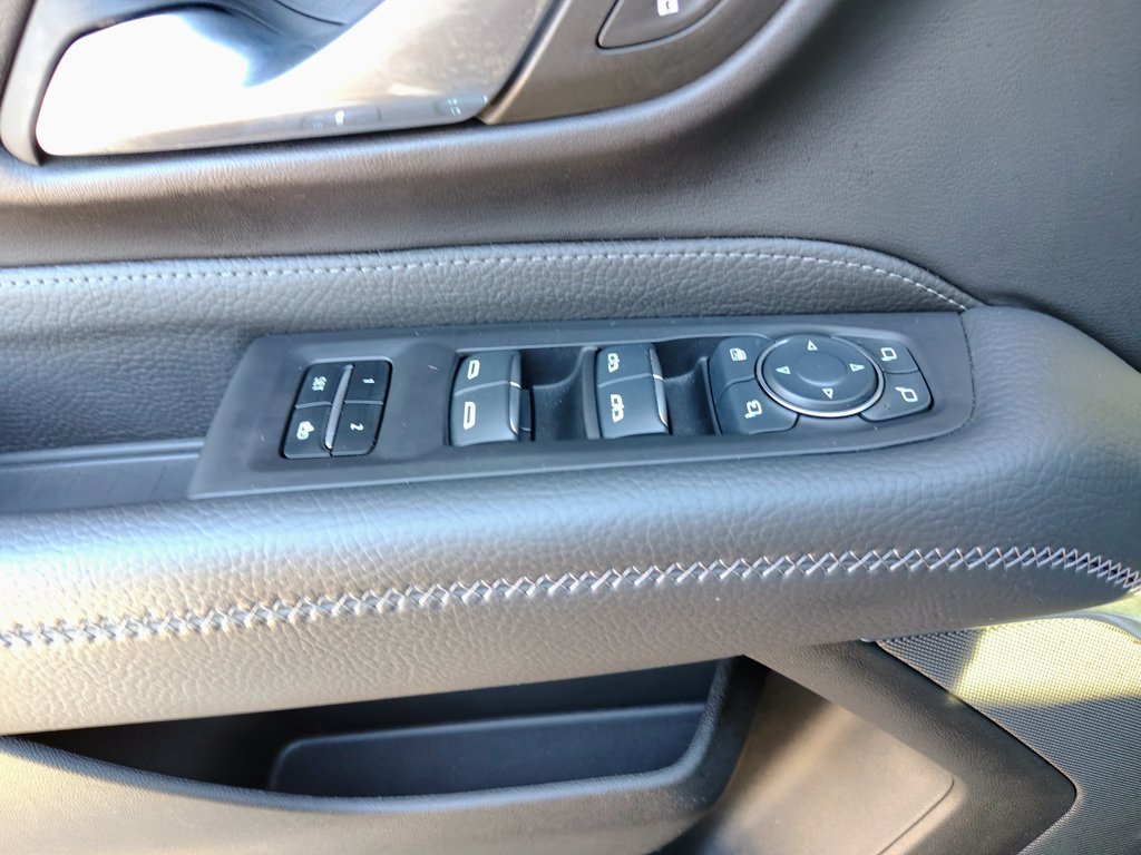 Used 2024 Onyx Black GMC Denali image 23