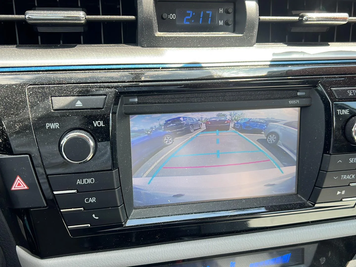 Used 2016 Classic Silver Metallic Toyota LE image 7
