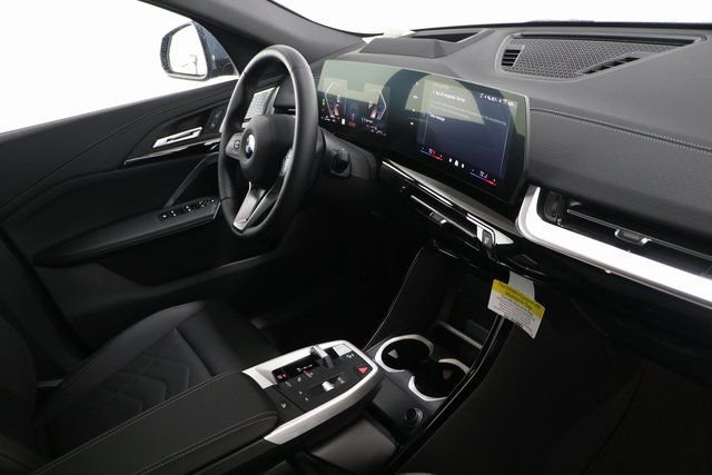 2025 BMW X2 28i - Photo 33