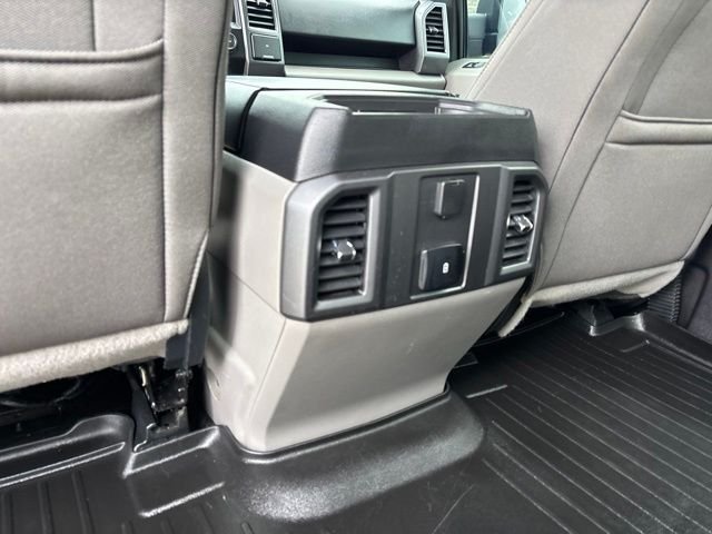Used 2017 Champagne Ford XLT image 34