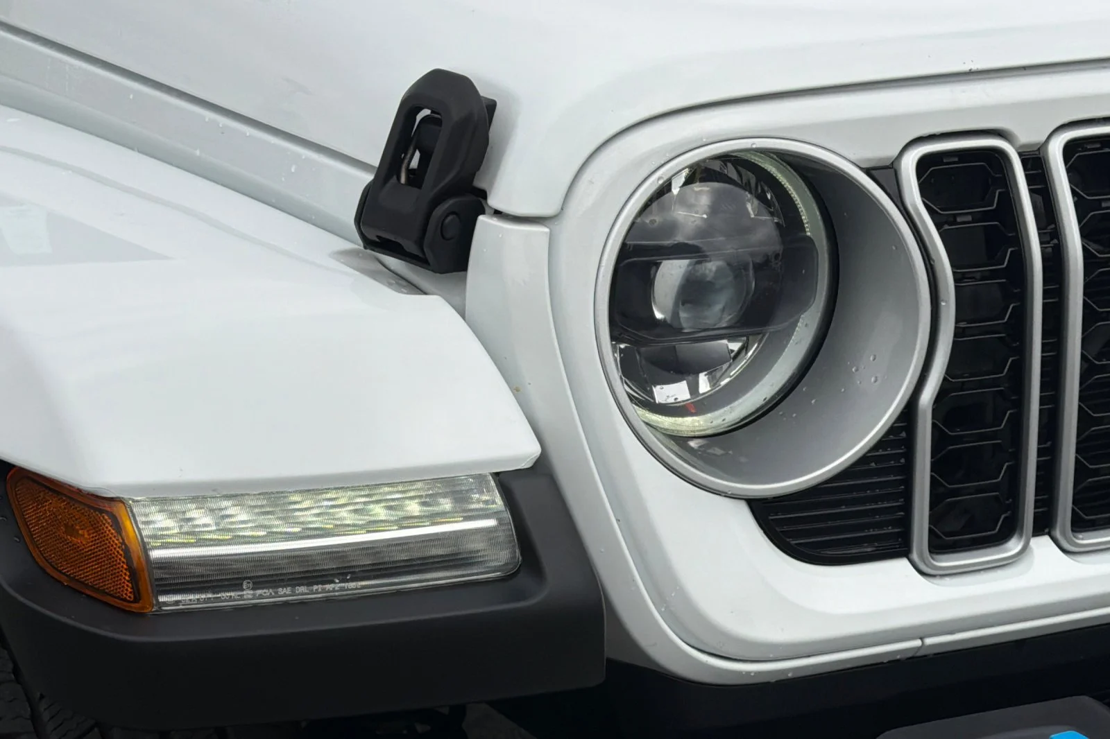 Used 2024 White Jeep Sahara 4xe image 38