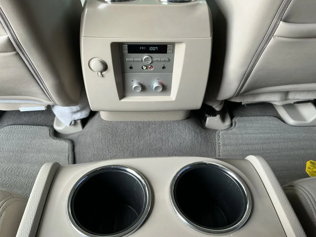 Used 2007 Gray Lincoln Base image 27