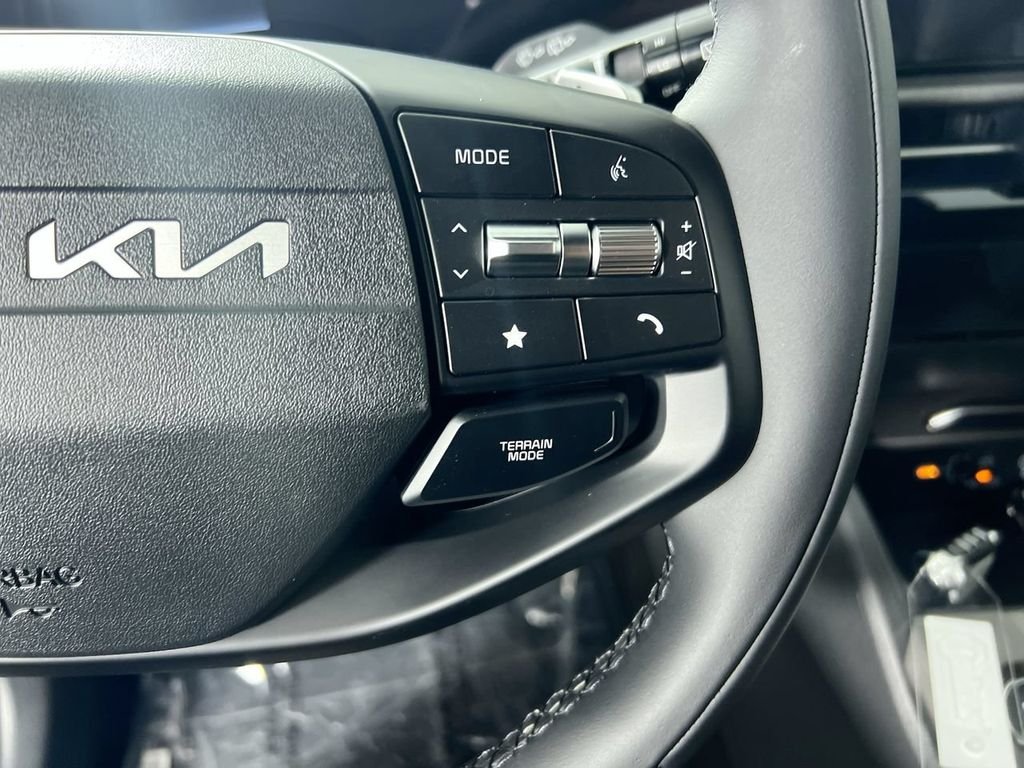 New 2026 Snow White Pearl Kia X-Line image 19