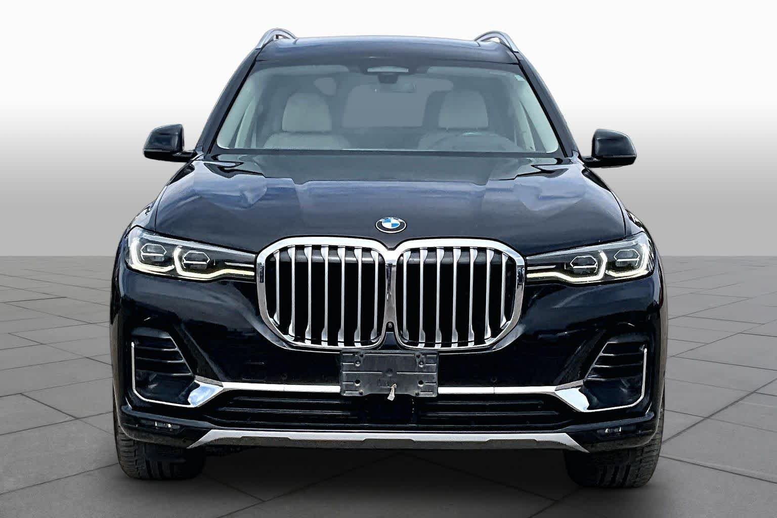 Used 2022 Black Sapphire Metallic BMW xDrive40i image 3