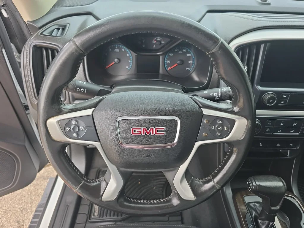 Used 2021 SUMMIT WHITE GMC 4WD Elevation image 11