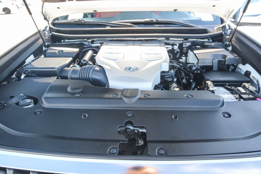 Certified Used 2023 White Lexus 460 image 27